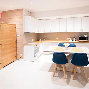 Jacuzzi Prestige מלון דירות